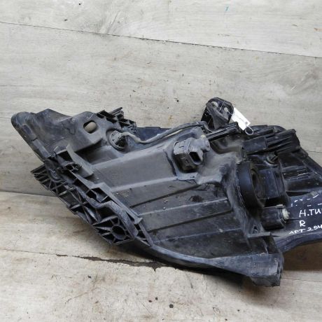 fara-peredniaia-pravaia-nissan-tiida-i-defekty-art-109895-big-4