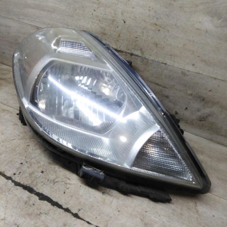 fara-peredniaia-pravaia-nissan-tiida-i-defekty-art-109895-big-6