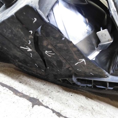 fara-pravaia-nissan-tiida-i-defekty-art-110045-big-9