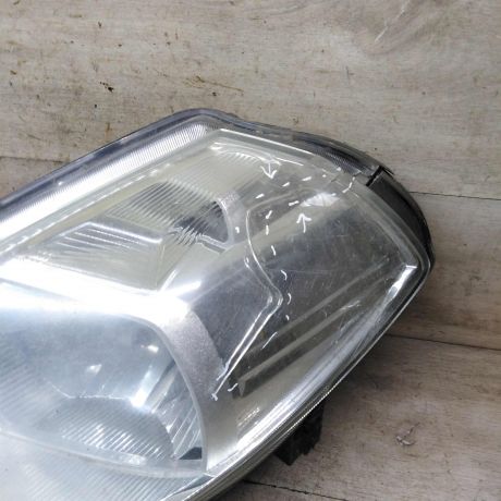 fara-pravaia-nissan-tiida-i-defekty-art-110045-big-1