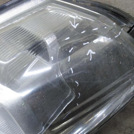 fara-pravaia-nissan-tiida-i-defekty-art-110045-big-3