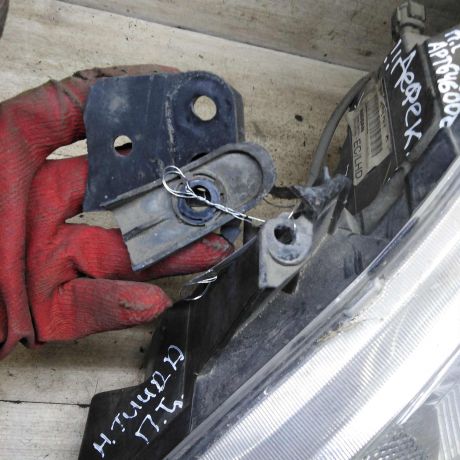 fara-pravaia-nissan-tiida-i-defekty-art-110045-big-6