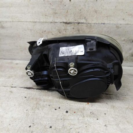 fara-peredniaia-pravaia-volkswagen-golf-4-art-110281-big-5