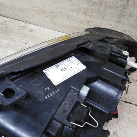 fara-peredniaia-pravaia-audi-a4-b5-rest-art-110378-big-4