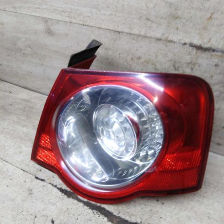 fonar-zadnii-pravyi-volkswagen-passat-b6-sedan-art-110385-big-0