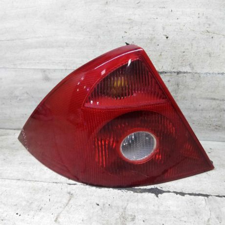 fonar-zadnii-levyi-ford-mondeo-3-sedan-defekty-art-110488-big-0