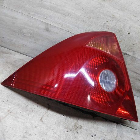 fonar-zadnii-levyi-ford-mondeo-3-sedan-defekty-art-110488-big-5