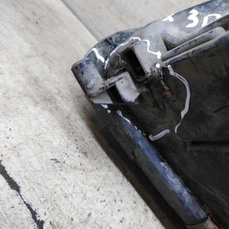 fara-peredniaia-pravaia-audi-a4-b5-dorestailing-defekt-art-110726-big-1