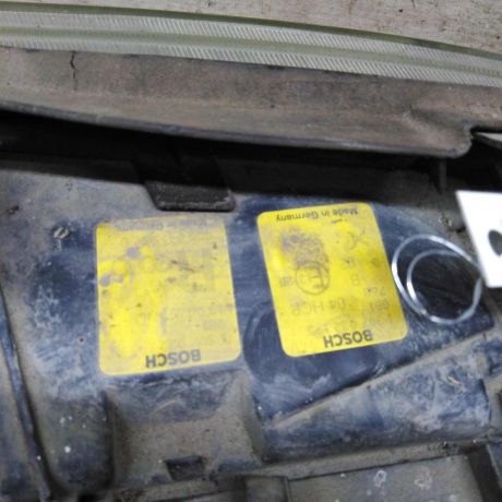 fara-peredniaia-pravaia-audi-a4-b5-dorestailing-defekt-art-110726-big-9