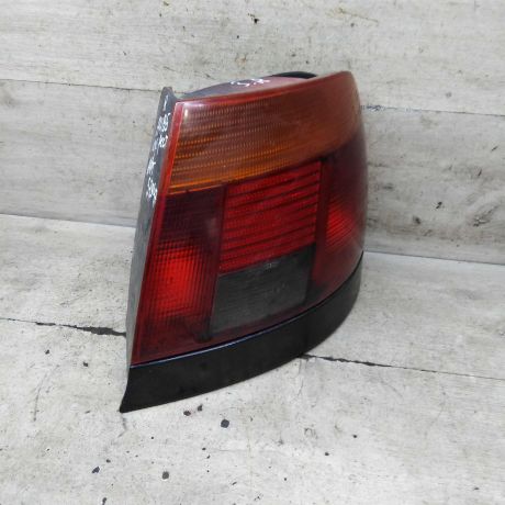 fonar-zadnii-pravyi-audi-a4-b5-dorestailing-defekty-na-foto-18t-audi-a4-b5-dorestailing-sedan-perednii-privod-1996gv-art-110728-big-1