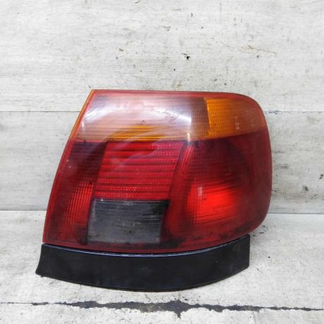 fonar-zadnii-pravyi-audi-a4-b5-dorestailing-defekty-na-foto-18t-audi-a4-b5-dorestailing-sedan-perednii-privod-1996gv-art-110728-big-0