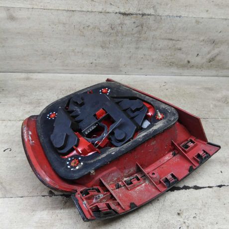 fonar-zadnii-pravyi-audi-a4-b5-dorestailing-defekty-na-foto-18t-audi-a4-b5-dorestailing-sedan-perednii-privod-1996gv-art-110728-big-3