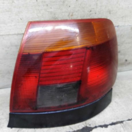 fonar-zadnii-pravyi-audi-a4-b5-dorestailing-defekty-na-foto-18t-audi-a4-b5-dorestailing-sedan-perednii-privod-1996gv-art-110728-big-6