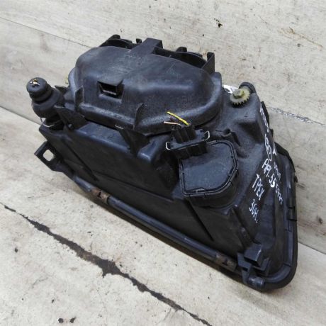 fara-peredniaia-levaia-audi-a4-b5-dorestailing-art-110730-big-1