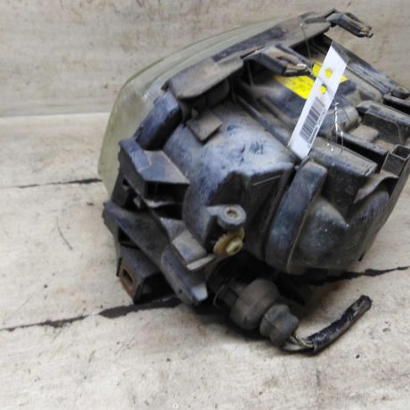 fara-peredniaia-levaia-audi-a4-b5-art-110778-big-1