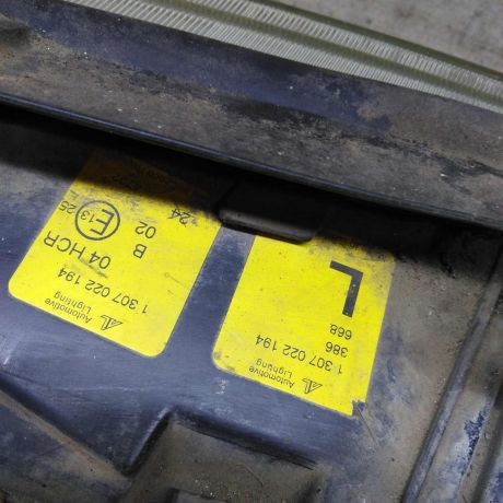 fara-peredniaia-levaia-audi-a4-b5-art-110778-big-5