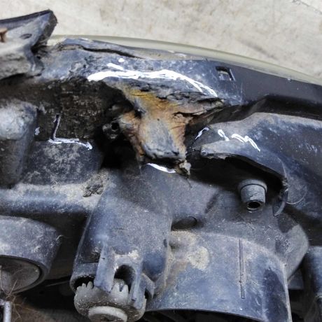 fara-peredniaia-levaia-nissan-almera-n16-defekty-na-foto-sostoianie-udovletvoritelnoe-art-111135-big-5