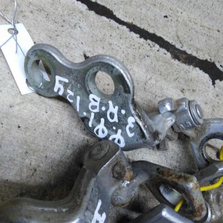 petlia-dveri-ford-focus-1-art-111185-big-1