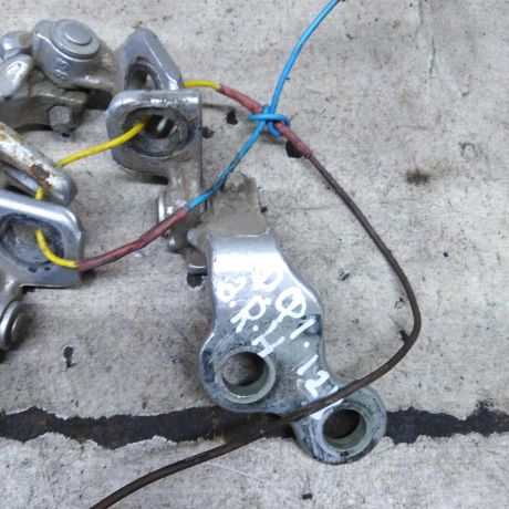 petlia-dveri-ford-focus-1-art-111185-big-4