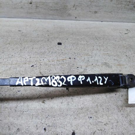 povodok-stekloocistitelia-zadnii-ford-focus-1-art-111228-big-3