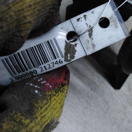 petlia-dveri-zadniaia-levaia-nizniaia-audi-a4-b5-art-111241-big-1