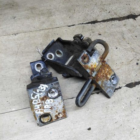 petlia-dveri-peredniaia-pravaia-audi-a4-b5-art-111242-big-2