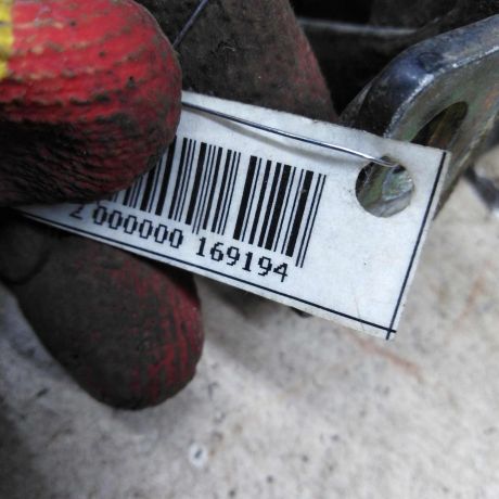 petlia-dveri-zadniaia-pravaia-audi-a4-b5-art-111243-big-2