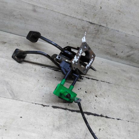 pedalnyi-uzel-ford-focus-1-art-111256-big-0