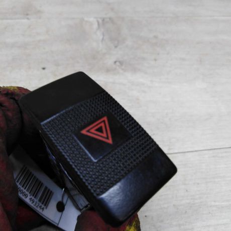 knopka-avariinoi-signalizacii-kia-spectra-ii-art-77707-big-0