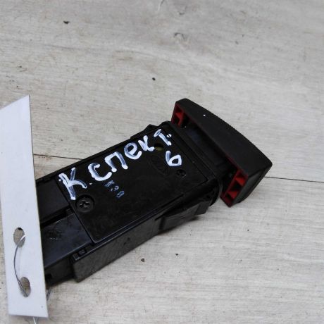 knopka-avariinoi-signalizacii-kia-spectra-ii-art-77707-big-1