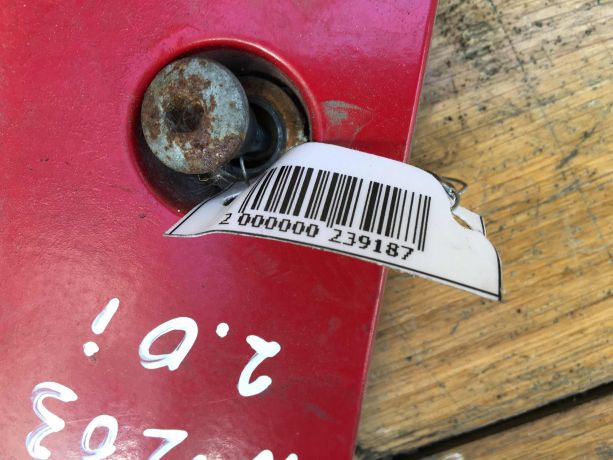 kryska-dekorativnaia-dvigatelia-mercedes-w203-do-rest-art-33577-big-2