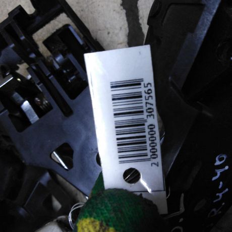 rucka-dveri-vnutrenniaia-toyota-rav4-iv-xa40-art-111662-big-1