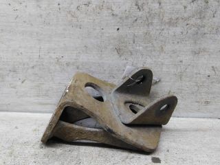 kronstein-zadnego-amortizatora-pravyi-toyota-rav4-iv-xa40-art-111671