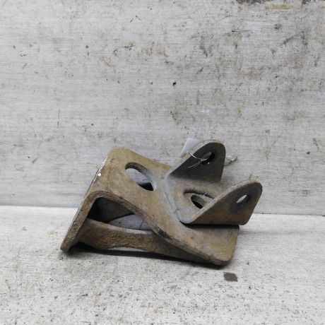 kronstein-zadnego-amortizatora-pravyi-toyota-rav4-iv-xa40-art-111671-big-0