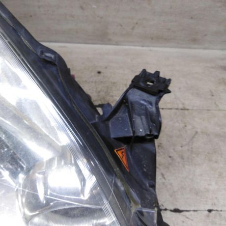 fara-peredniaia-pravaia-opel-vectra-c-ksenon-art-101717-big-1
