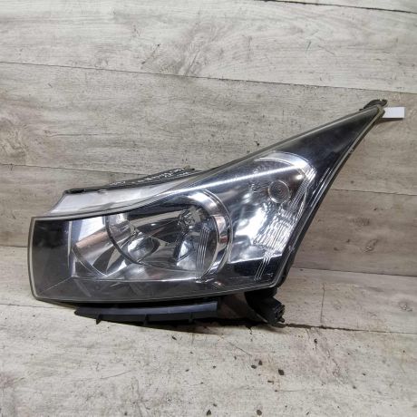 fara-peredniaia-levaia-chevrolet-cruze-art-111818-big-0