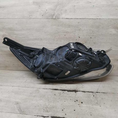 fara-peredniaia-levaia-ford-focus-3-art-111819-big-7