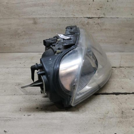 fara-peredniaia-pravaia-volkswagen-passat-b5-gp-art-111827-big-2