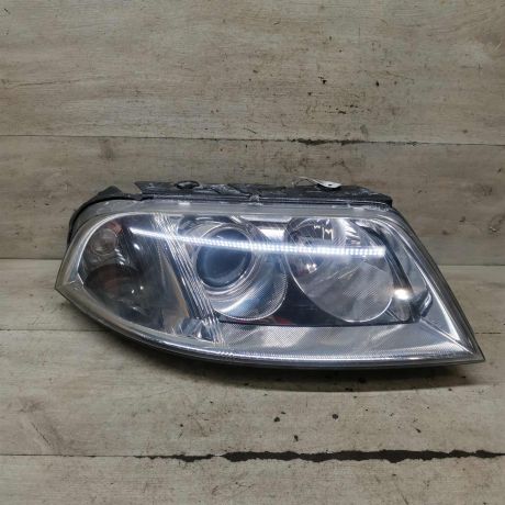 fara-peredniaia-pravaia-volkswagen-passat-b5-gp-art-111831-big-0