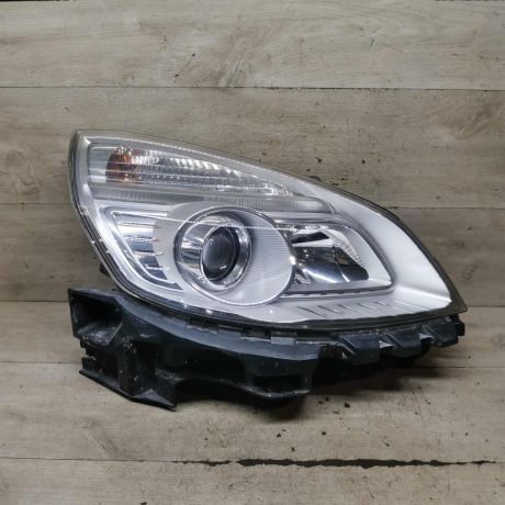 fara-peredniaia-pravaia-renault-scenic-ii-art-111835-big-0