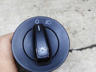 blok-upravleniia-svetom-volkswagen-jetta-vi-art-101674