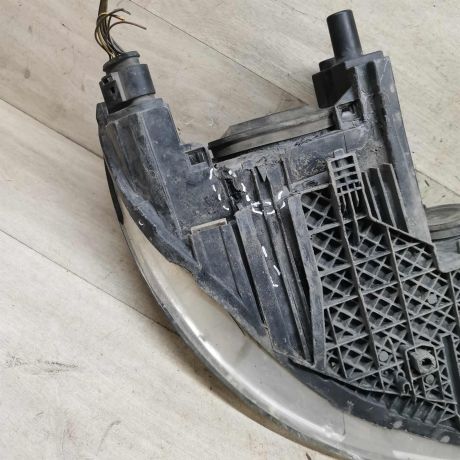 fara-peredniaia-levaia-skoda-octavia-a5-restailing-defekt-art-111984-big-5