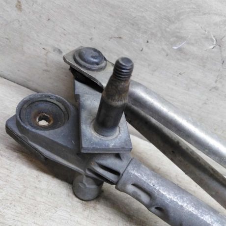 trapeciia-stekloocistitelia-ford-focus-1-art-112035-big-3