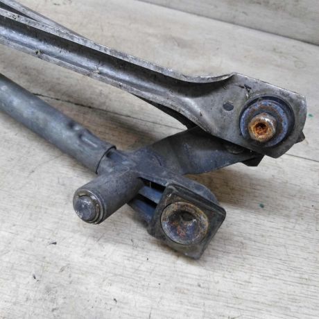 trapeciia-stekloocistitelia-ford-focus-1-art-112035-big-2
