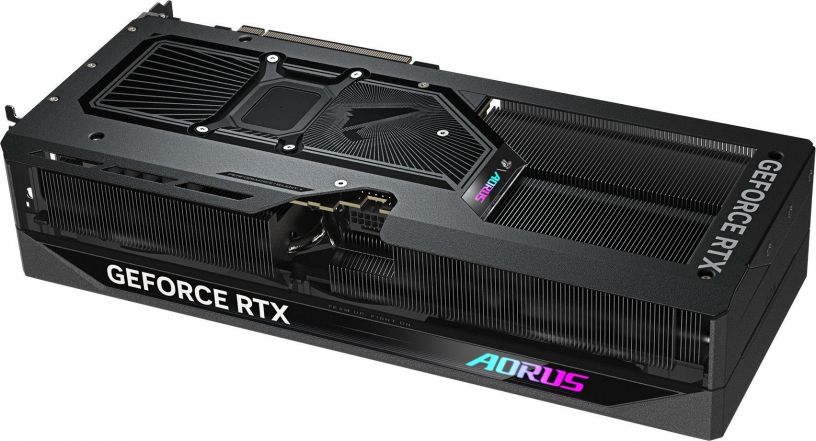 videokarta-gigabyte-gv-n5070aorus-m-12gd-10-big-7