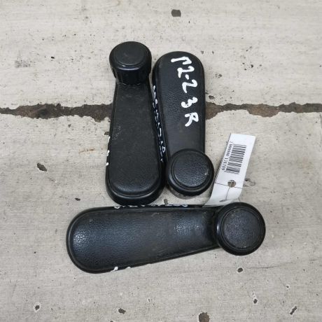 rucka-otkryvaniia-steklopodieemnika-volkswagen-jetta-2-volkswagen-golf-2-art-112724-big-0