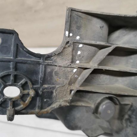 fara-peredniaia-pravaia-mitsubishi-lancer-9-defekty-na-foto-art-112838-big-8