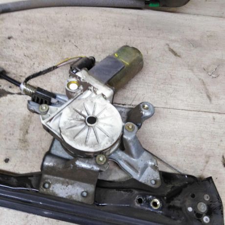 steklopodieemnik-elektriceskii-perednii-pravyi-ford-focus-i-art-98805-big-1