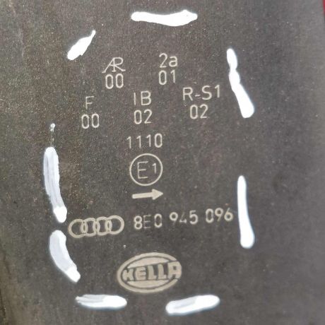 fonar-zadnii-pravyi-audi-a4-b6-art-113166-big-2