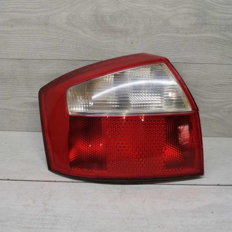 fonar-zadnii-levyi-audi-a4-b6-art-113167-big-0